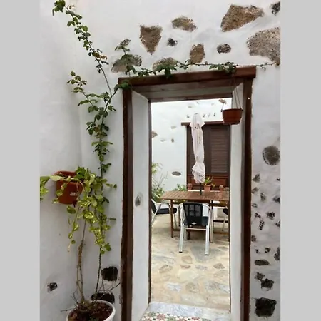 Eco Reyna House Haria