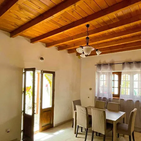 Eco Reyna House Haria