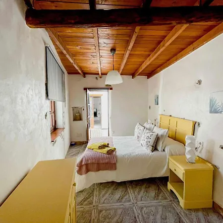 Eco Reyna House Haria